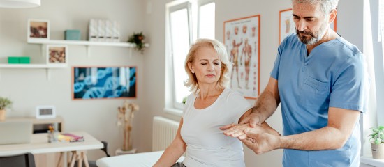 Masseurs-kinésithérapeutes : quel rôle dans la prise en charge de la ménopause ?