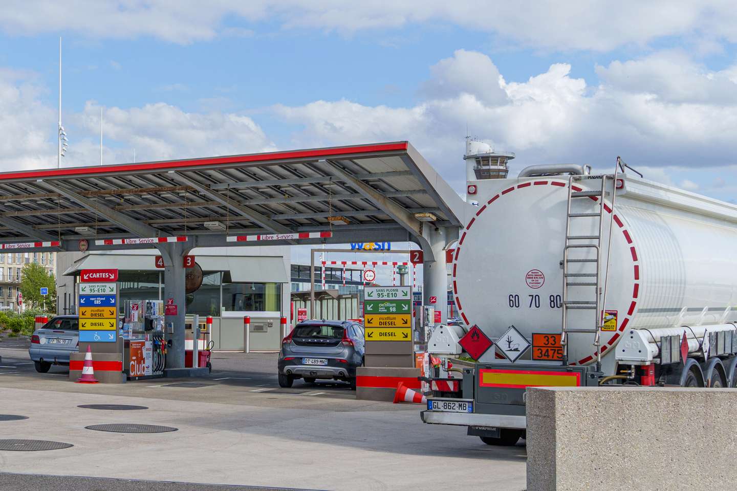 Prix des carburants : le point sur les aides aux entreprises et aux « grands rouleurs »
